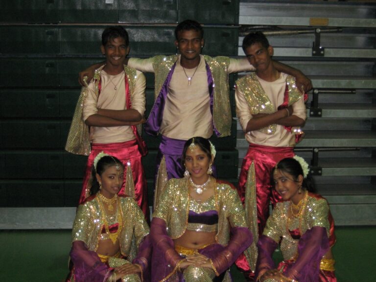 Entertainment - Kiss Baking Company Dance Group