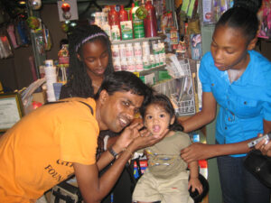 Gift For Life Foundation Trincity Mall outing, December 2009 — photograph 8