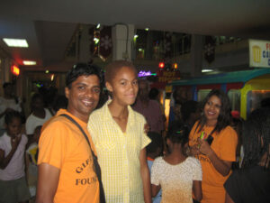 Gift For Life Foundation Trincity Mall outing, December 2009 — photograph 59