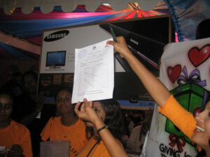Gift For Life Foundation 2009 raffle drawing photograph 53