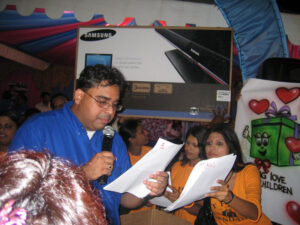 Gift For Life Foundation 2009 raffle drawing photograph 61